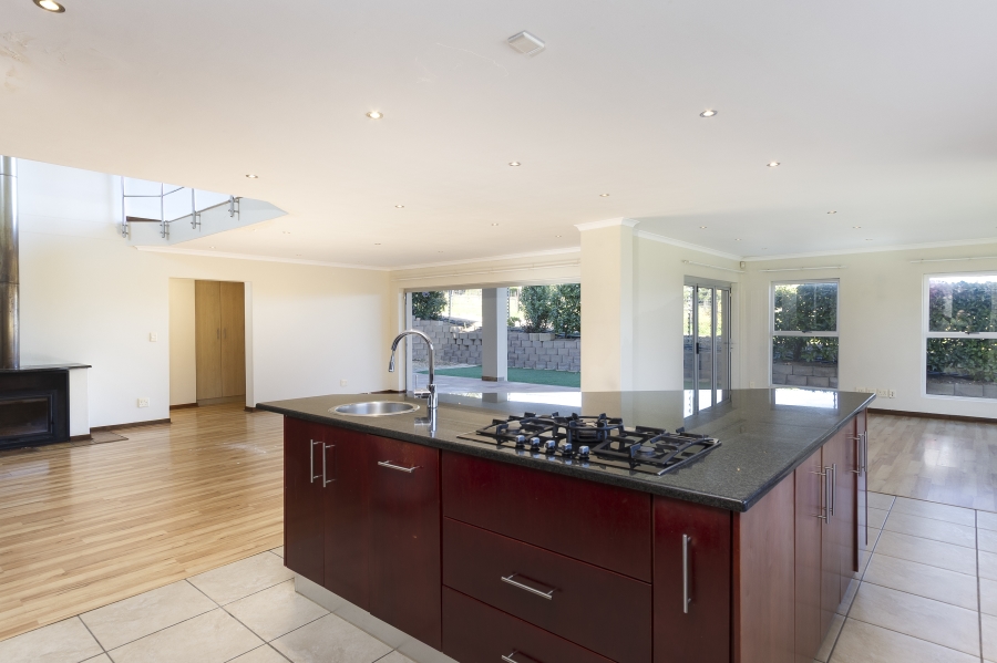 To Let 4 Bedroom Property for Rent in Heldervue Western Cape